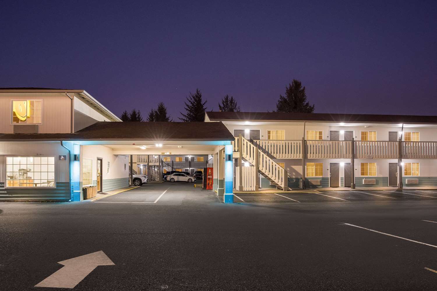 Super 8 by Wyndham Crescent City 1/15