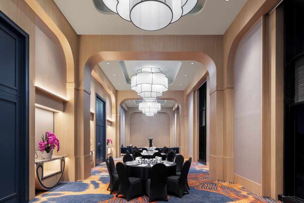 Aston Bintaro Hotel and Conference Center 14/97