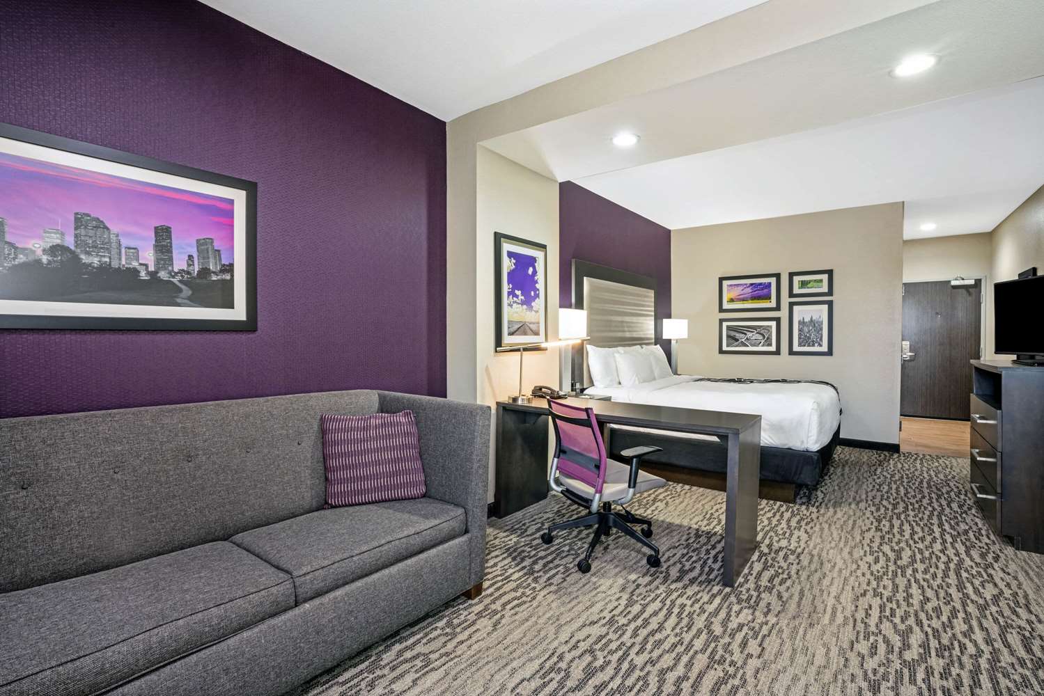 La Quinta Inn & Suites by Wyndham College Station South 36/64