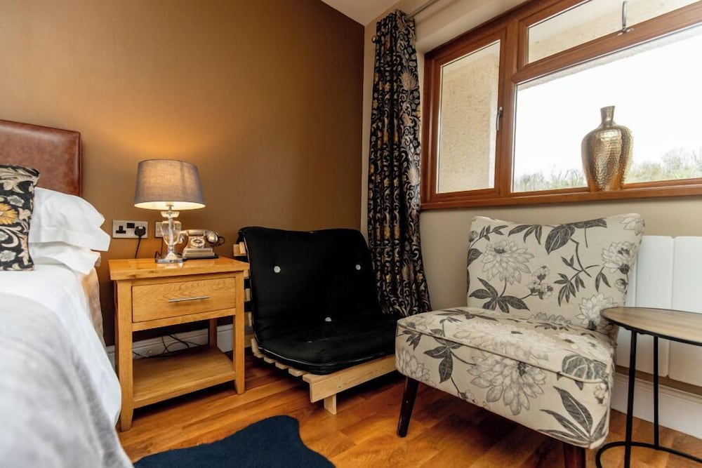 The Gower Hotel 31/50