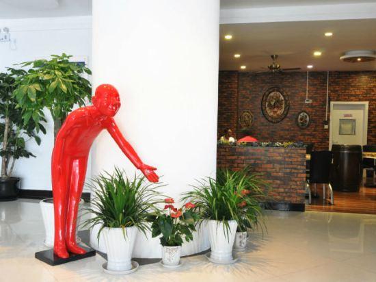 Amiga Hotel 10/26
