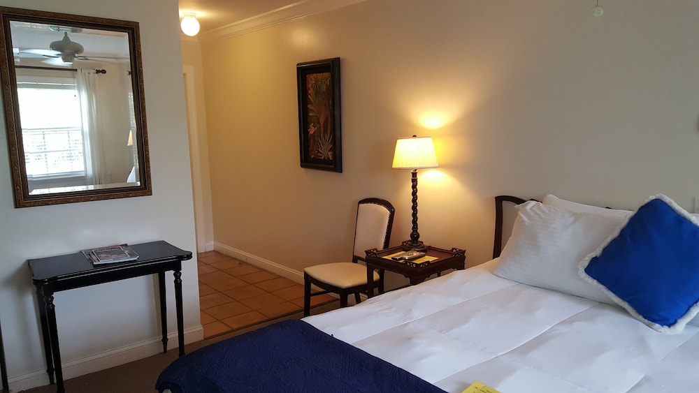 The Caribbean Court Boutique Hotel 27/83