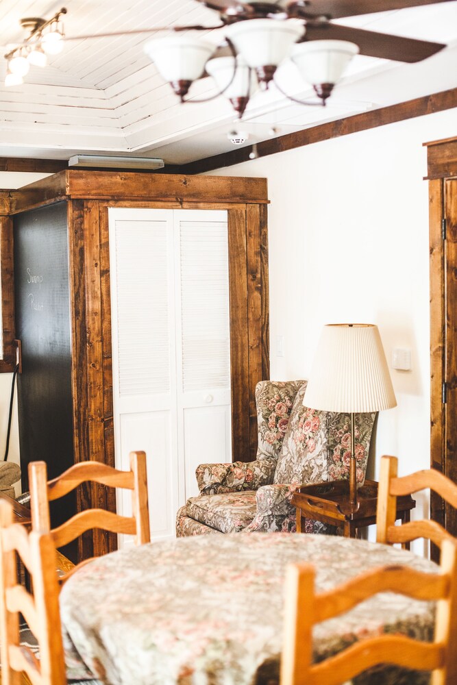 Swamp Rabbit Inn Travelers Rest 37/50