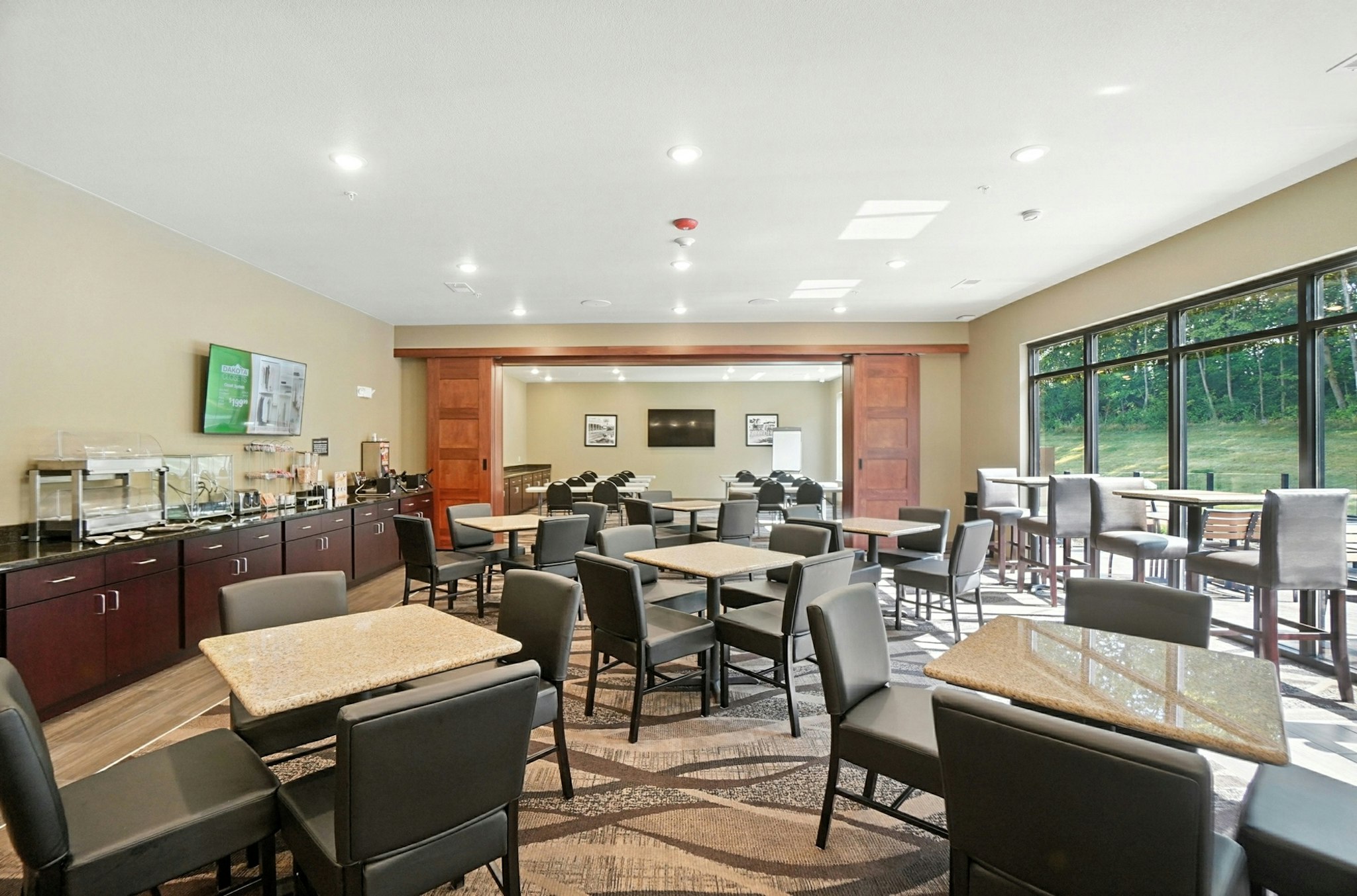 Cobblestone Hotel & Suites-Bellefontaine 33/50