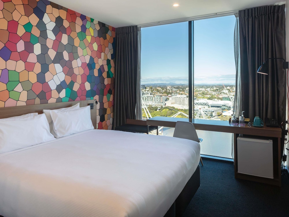 SUPERIOR, KING BED, RIVER VIEW