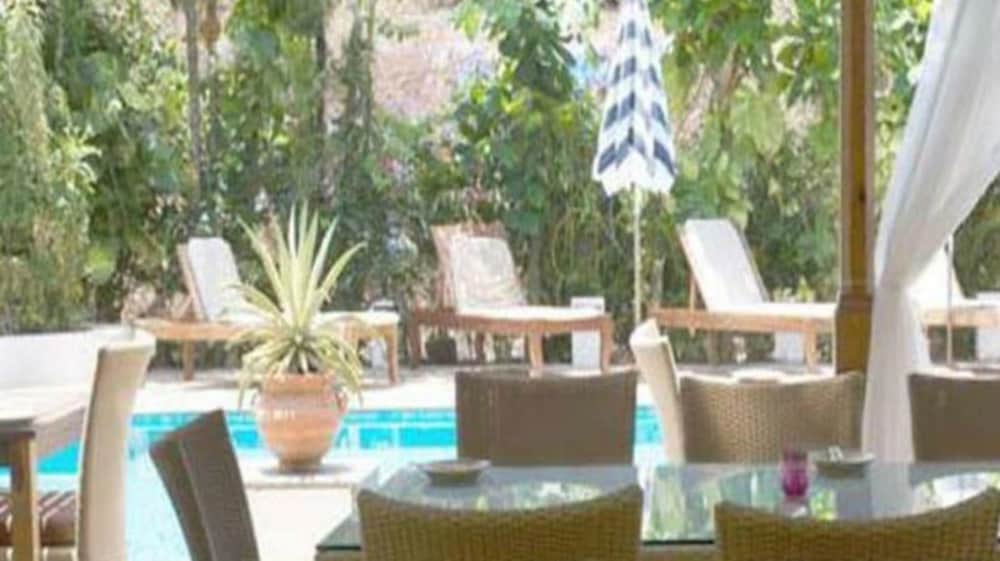 Casablanca Beach Resort 18/28
