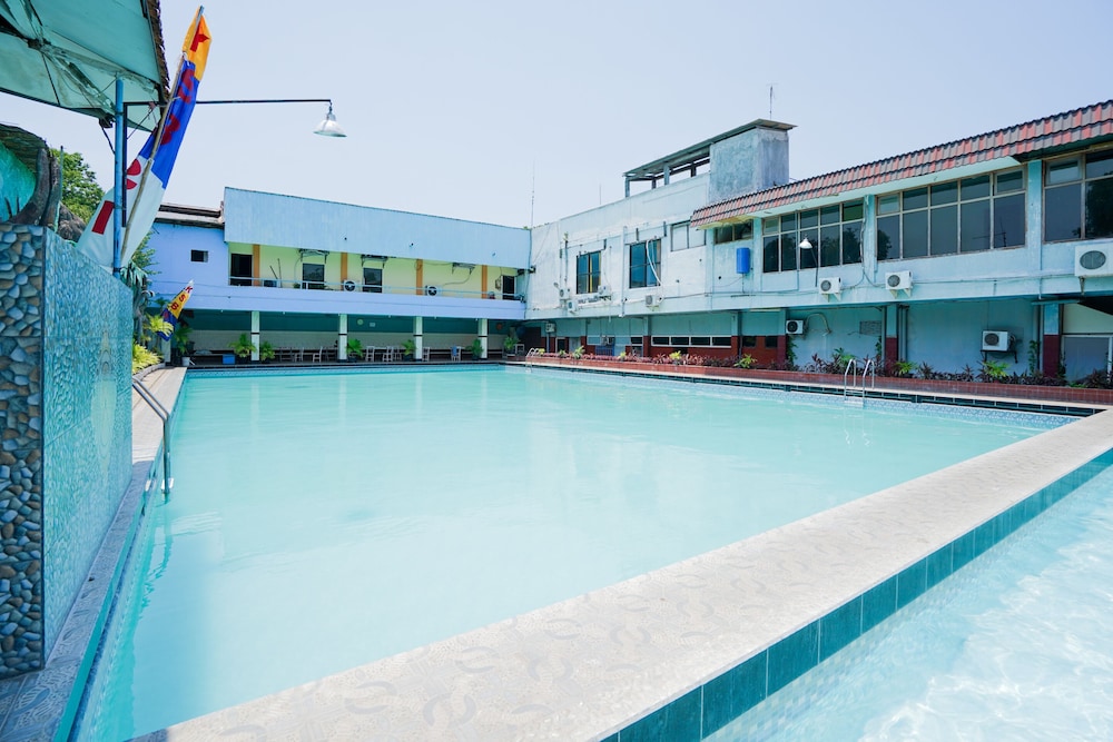 OYO 1652 Hotel Tampiarto 34/35