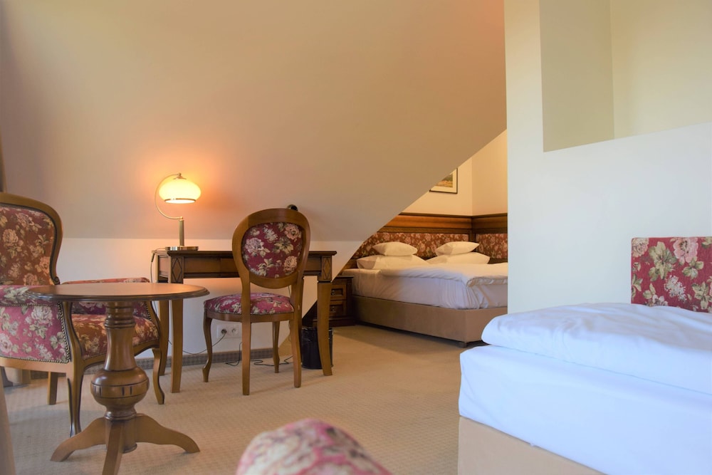 STANDARD, DOUBLE OR TWIN BED