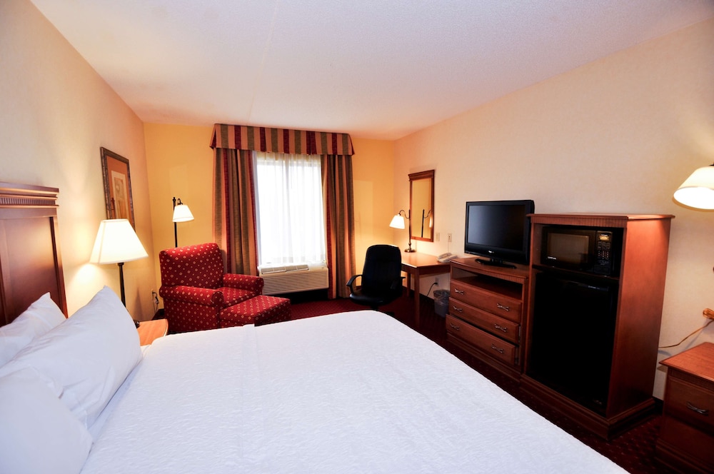 Hampton Inn Suites Louisville 11/46