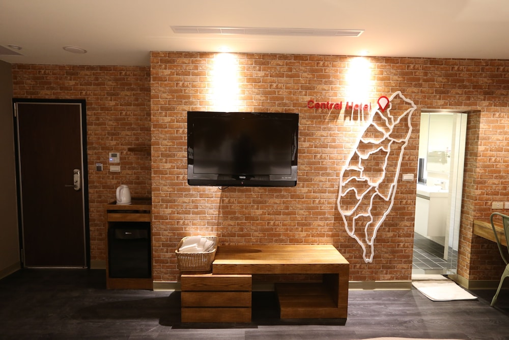 Central Hotel 21/26