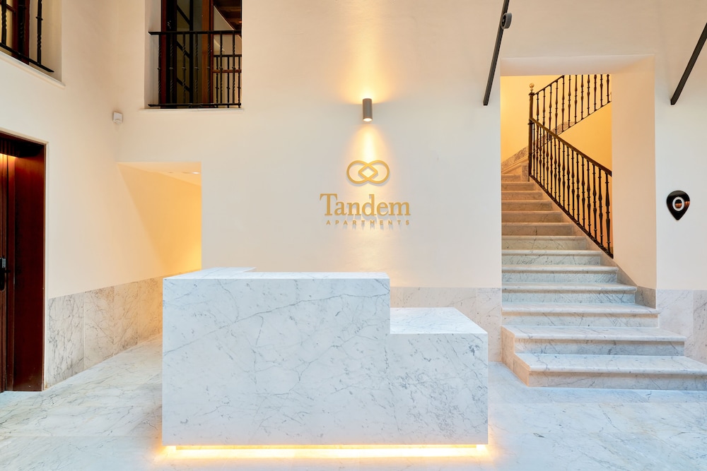 Tandem Torres de Cadiz Suites 8/50