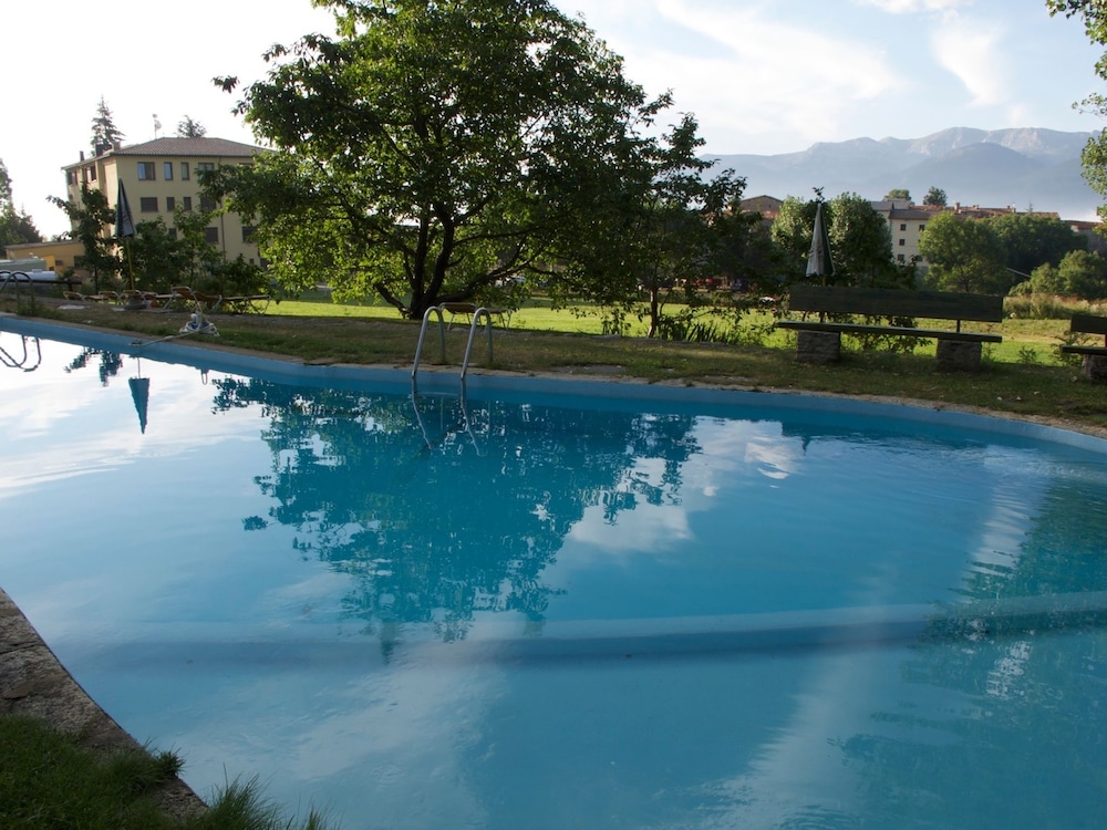 Mirador Hotel 4/42