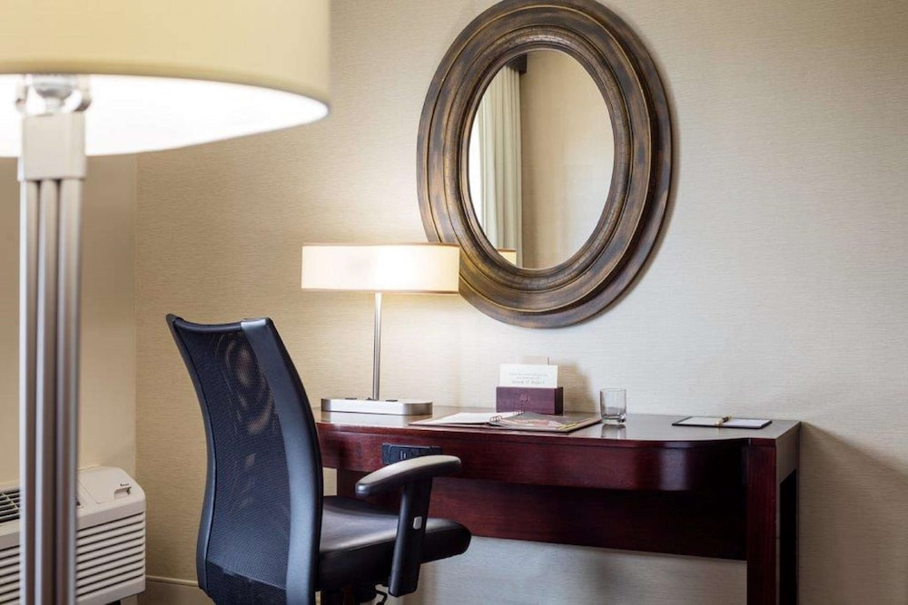 Doubletree By Hilton Hotel Leominster 53/68