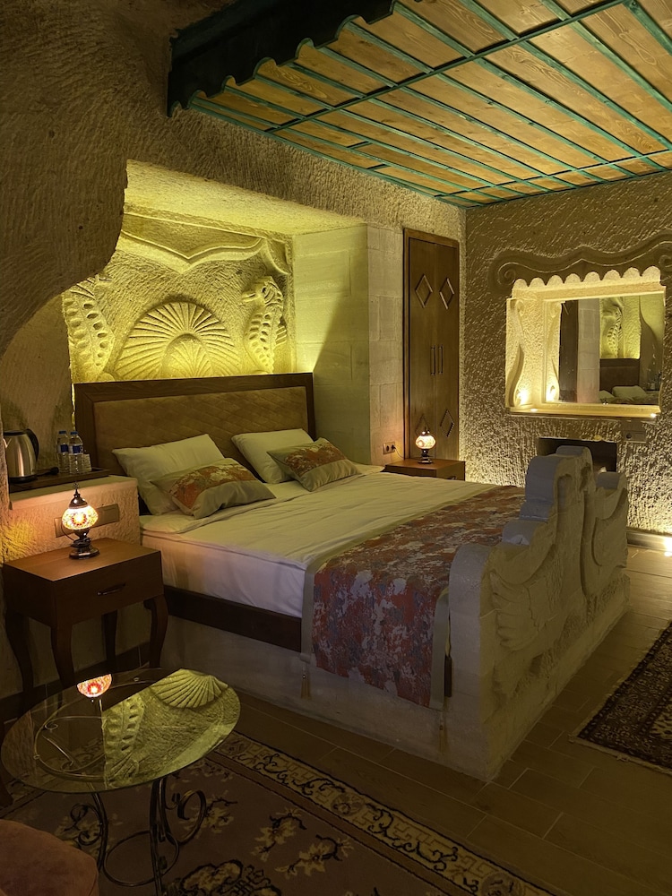 Mesken Cave Suites 30/50