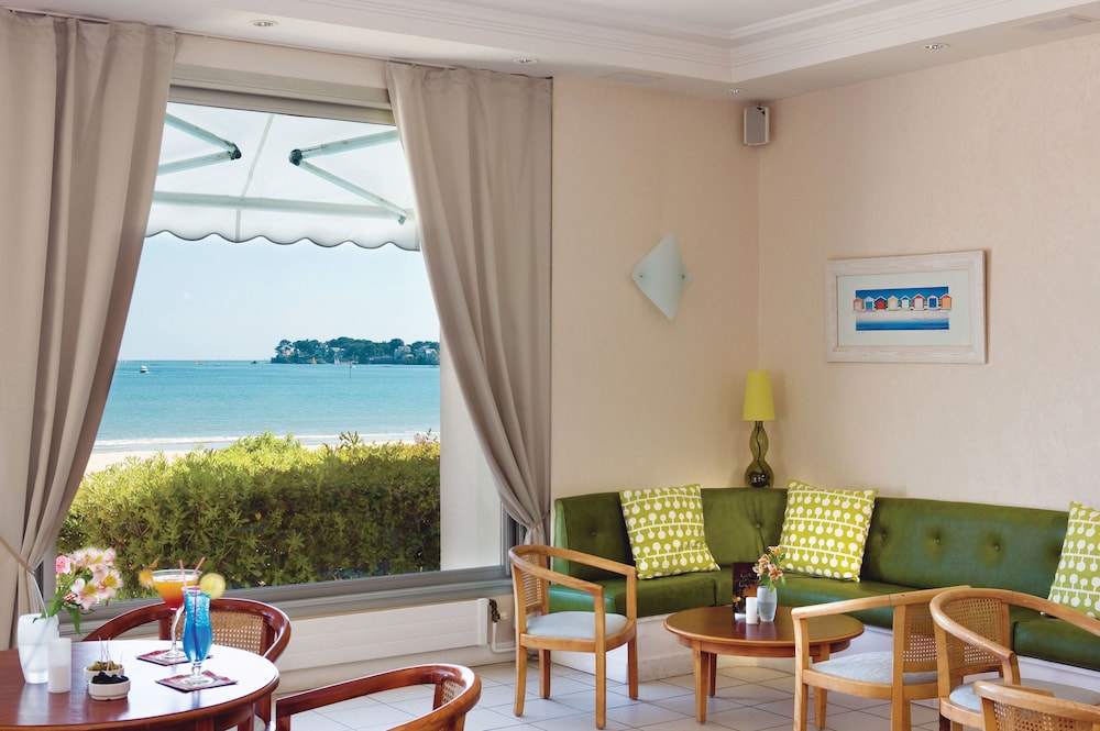 Hotel Vacances Bleues Villa Caroline 30/50