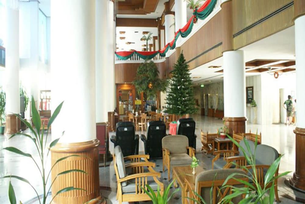 Royal Palace Hotel 51/66