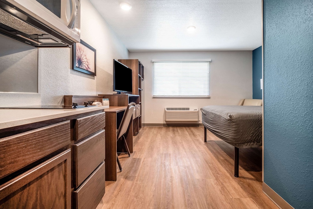 WoodSpring Suites Naples West 36/50