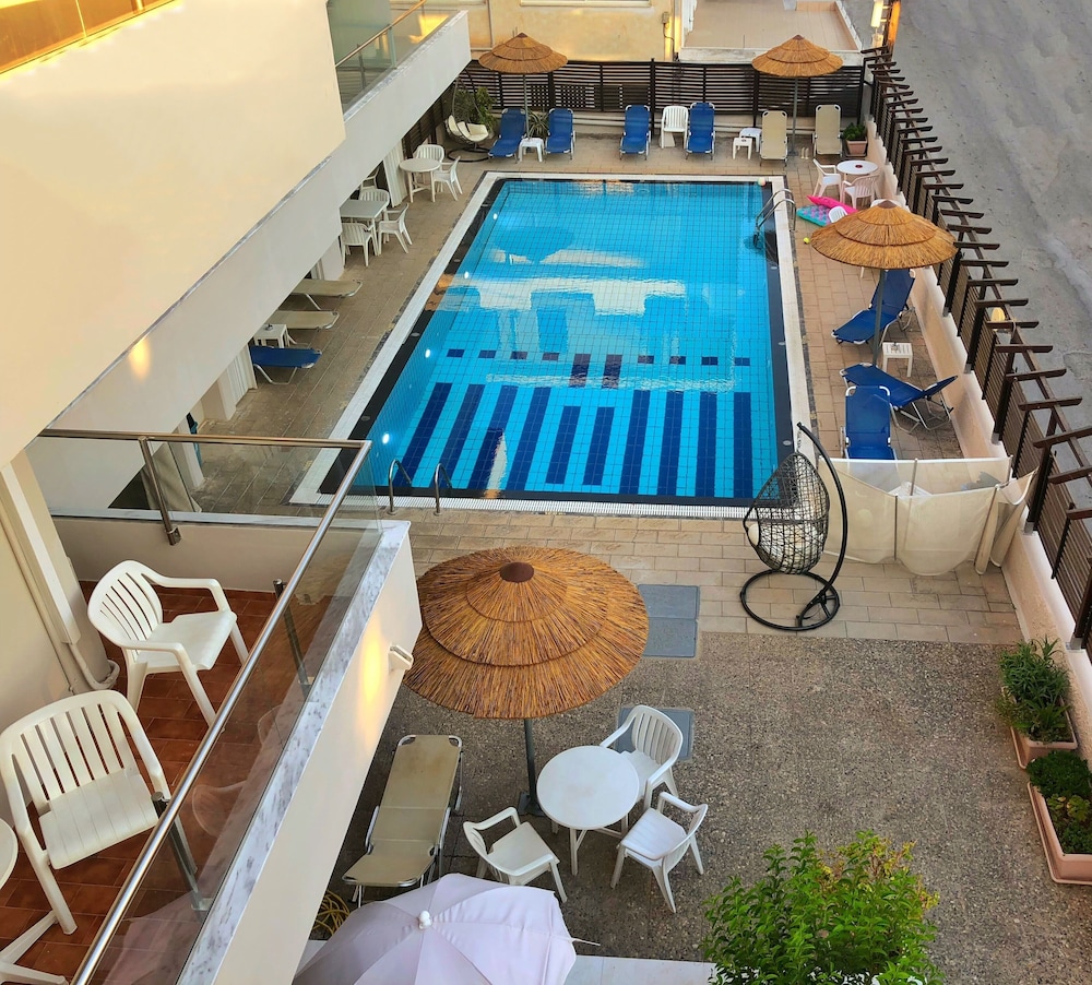 Caravel Apartment Hotel 5/44