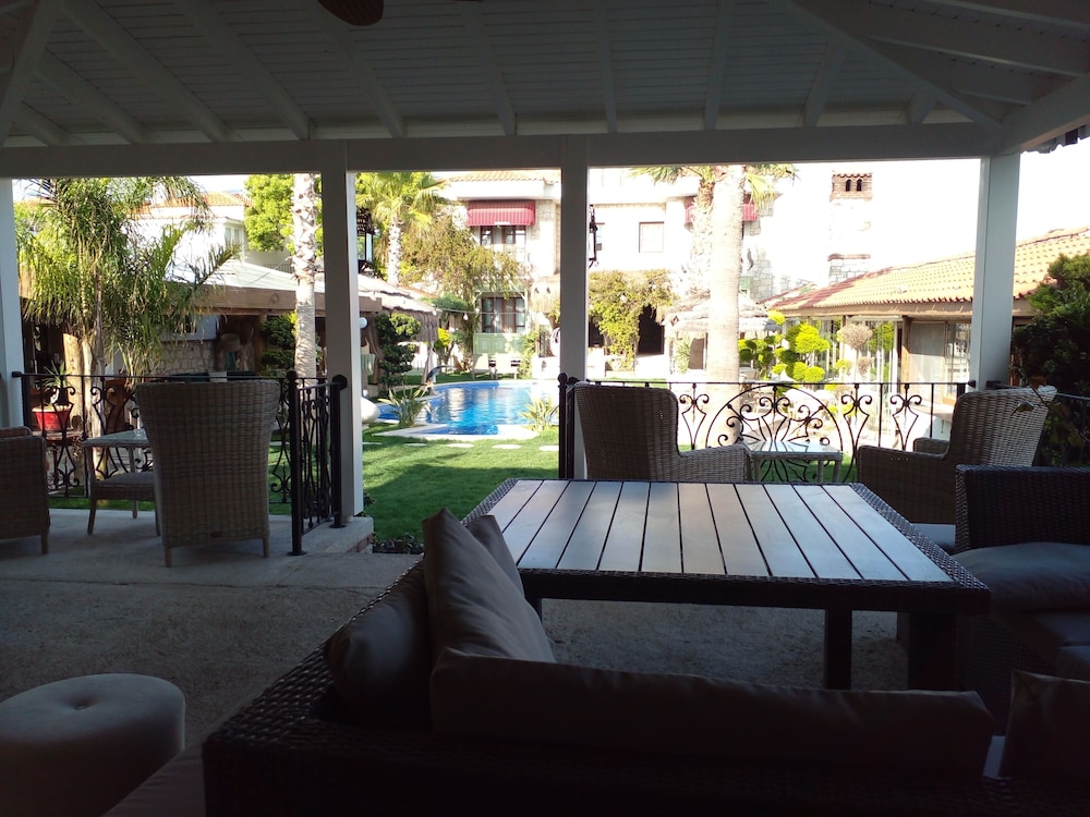 World City Alacati Hotel 37/50