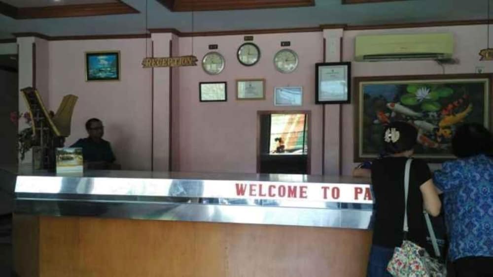 Hotel Parewisata 3/22