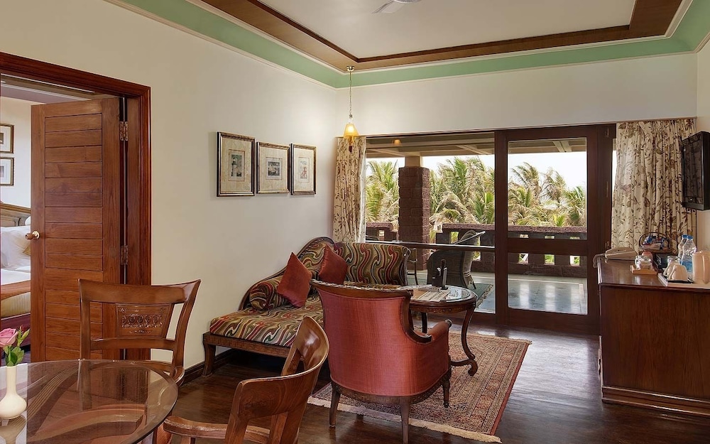 Mayfair Heritage, Puri 18/37