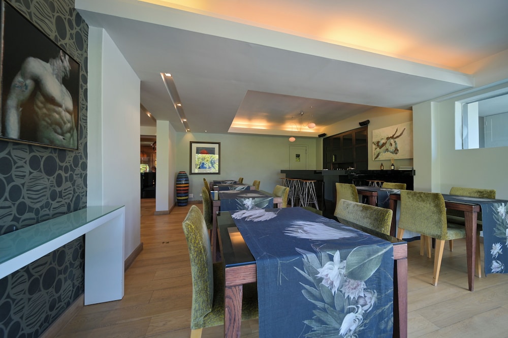 Kensington Place 12/50