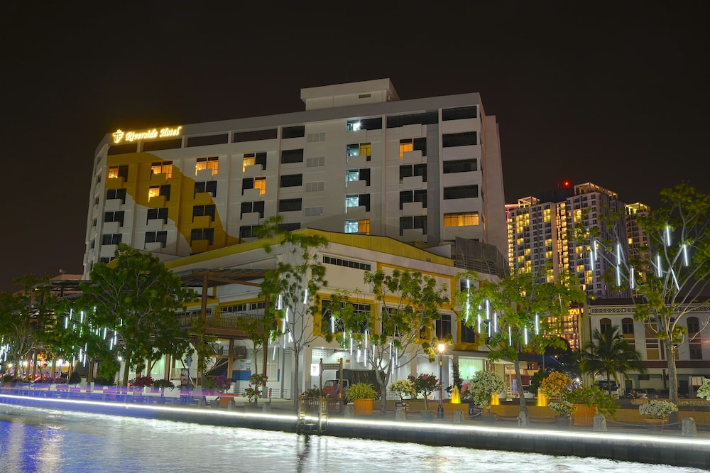 Sunday Malacca 3/50