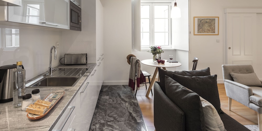 LISBON SERVICED APARTMENTS BAIXA CASTELO 41/74