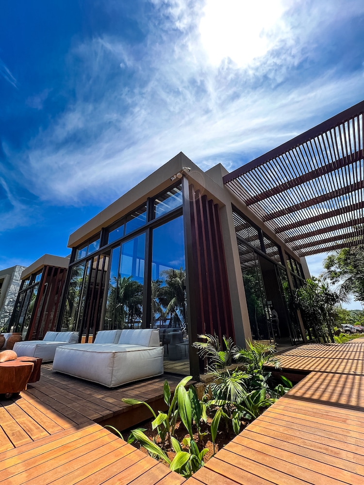 Hamares Boutique Hotel 42/44