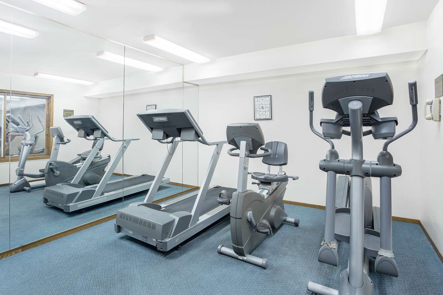 Hawthorn Suites by Wyndham Green Bay 5/10