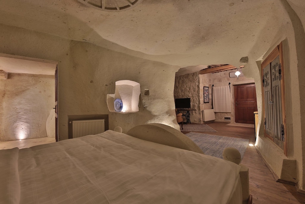 Taru Cave Suites 20/50