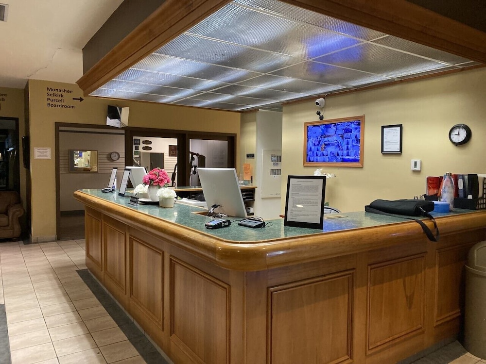 Divya Sutra Plaza & Conference Centre Vernon, BC 16/74