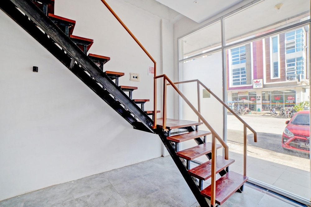 OYO 90559 Gamacity Residence 4/25