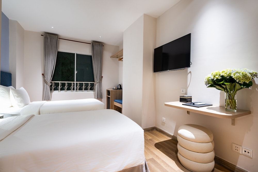 Jovia Hotel 24/49