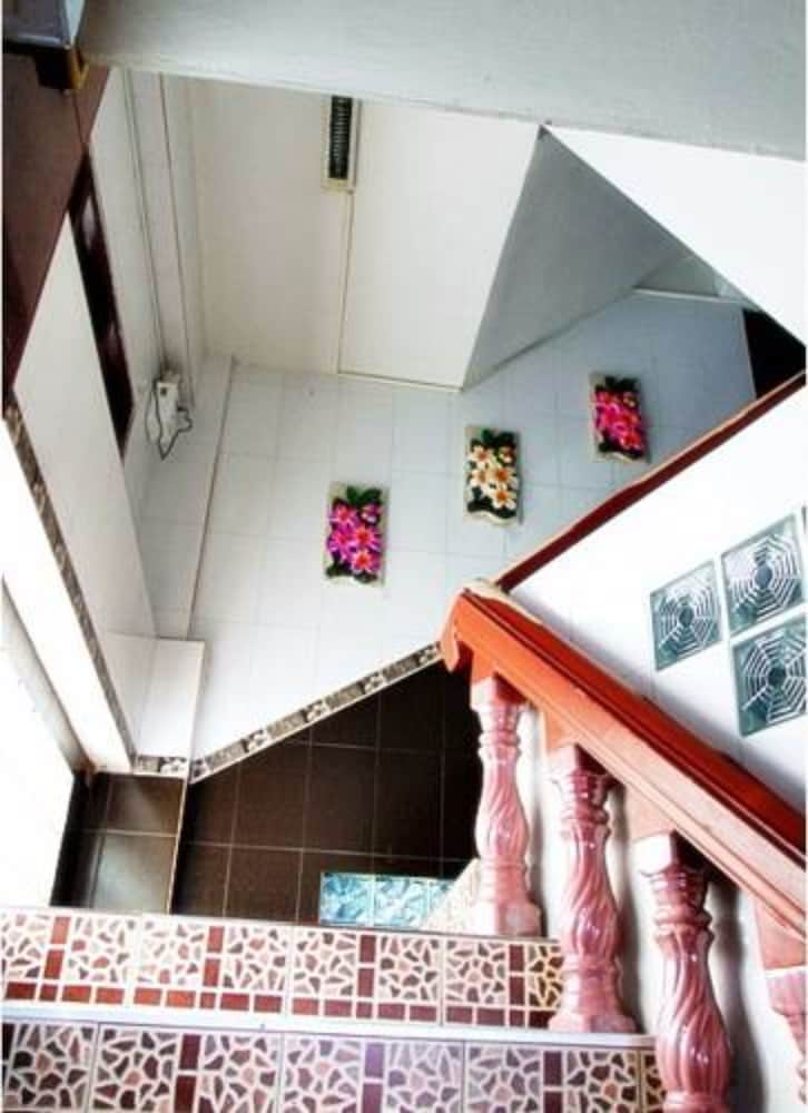 Jirawan Hotel 2/23