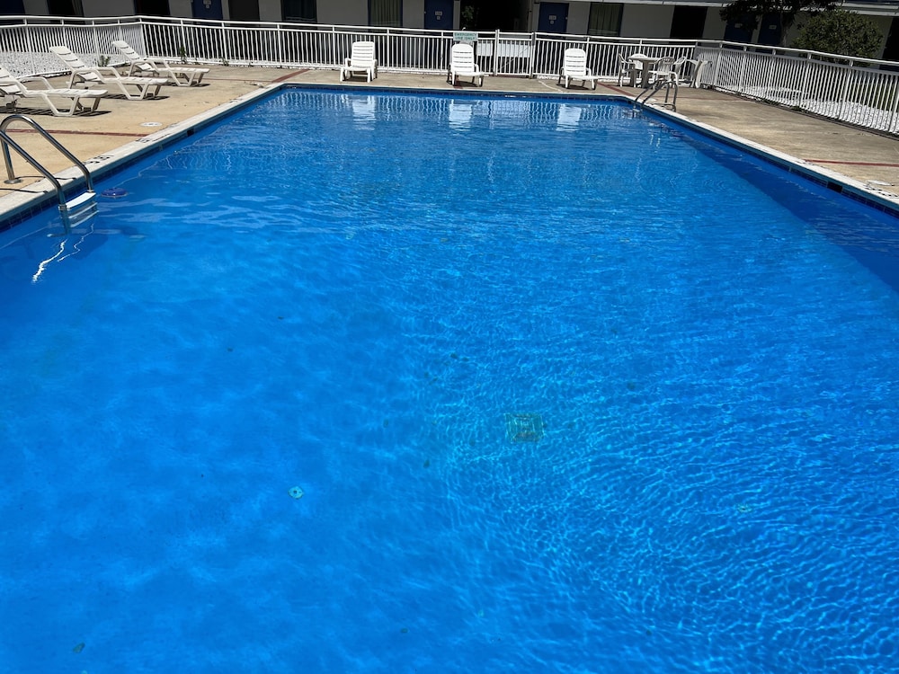 Travelodge by Wyndham Suffolk 11/15