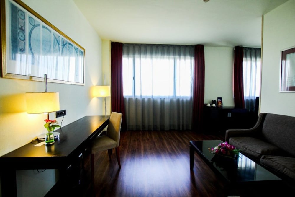 Eurohotel Diagonal Port Hotel 45/72