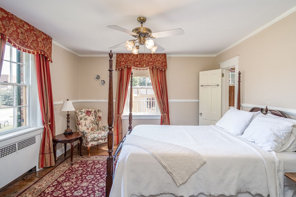 Cedars of Williamsburg Bed & Breakfast 9/50