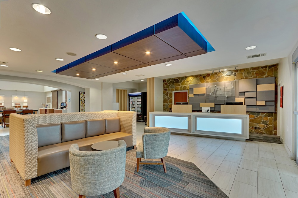 Holiday Inn Express Hotel & Suites Weatherford 5/57