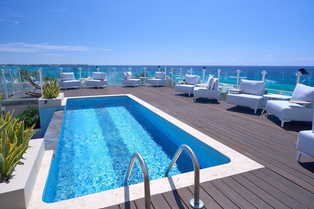 O2 Beach Club And Spa 45/50