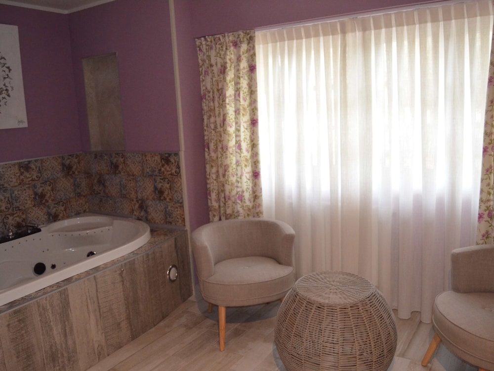 Suites con Jacuzzi Santillana 38/45