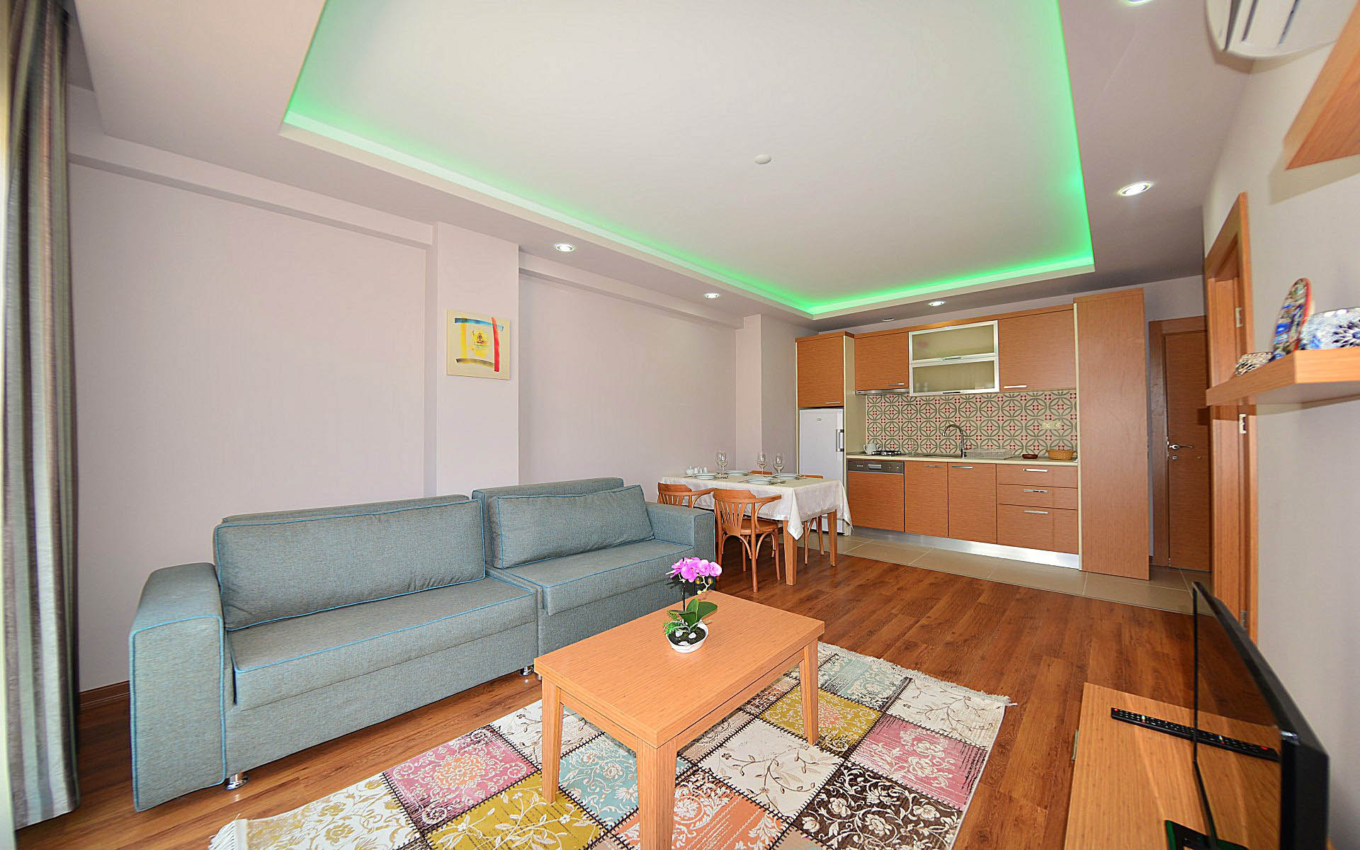 The Suites 92/100