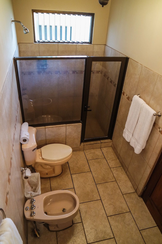 La Riviera Hotel Bed And Breakfast 21/50