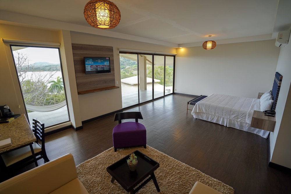 Nammbu Beachfront Bungalows 43/65