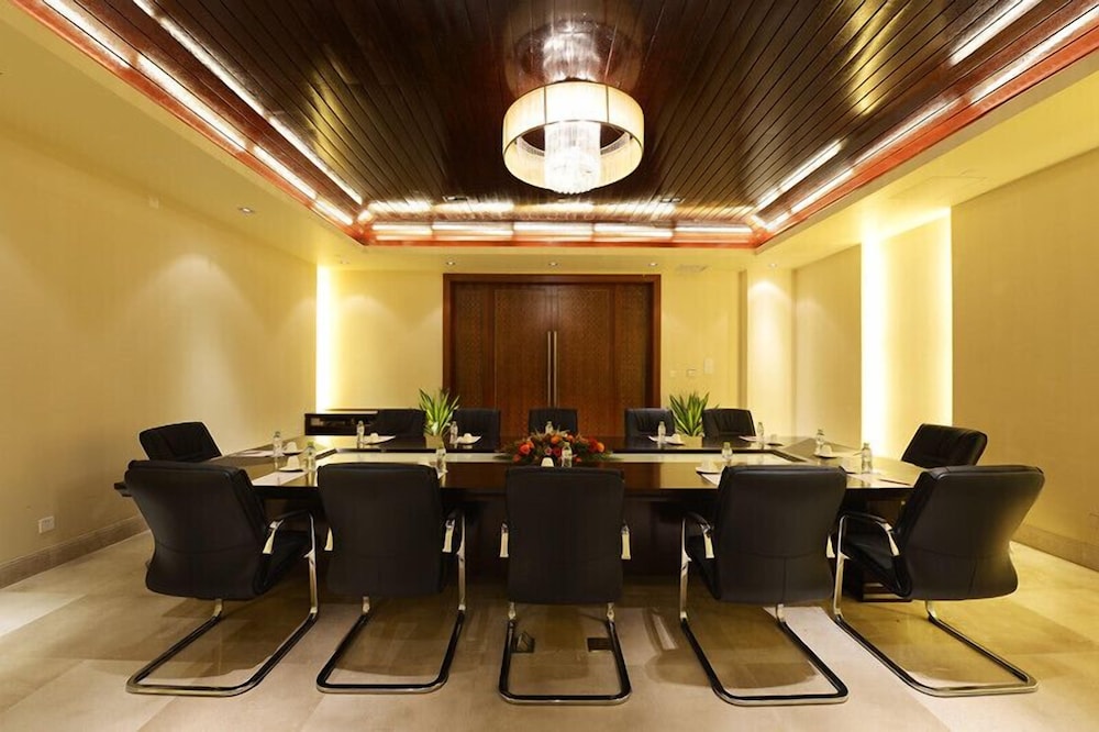 Shixishu Jianguo Yalong Bay Resort Hotel 33/39