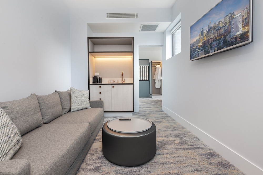 The Albert Hotel Mosman 30/50