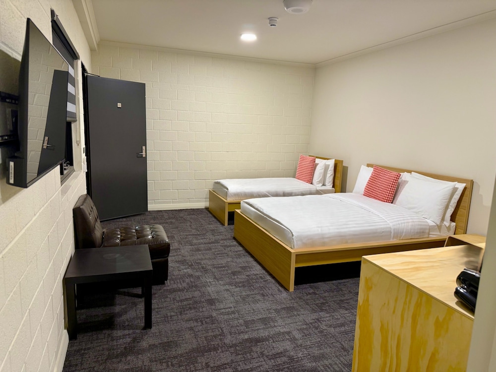 Gallery Hotel 36/71