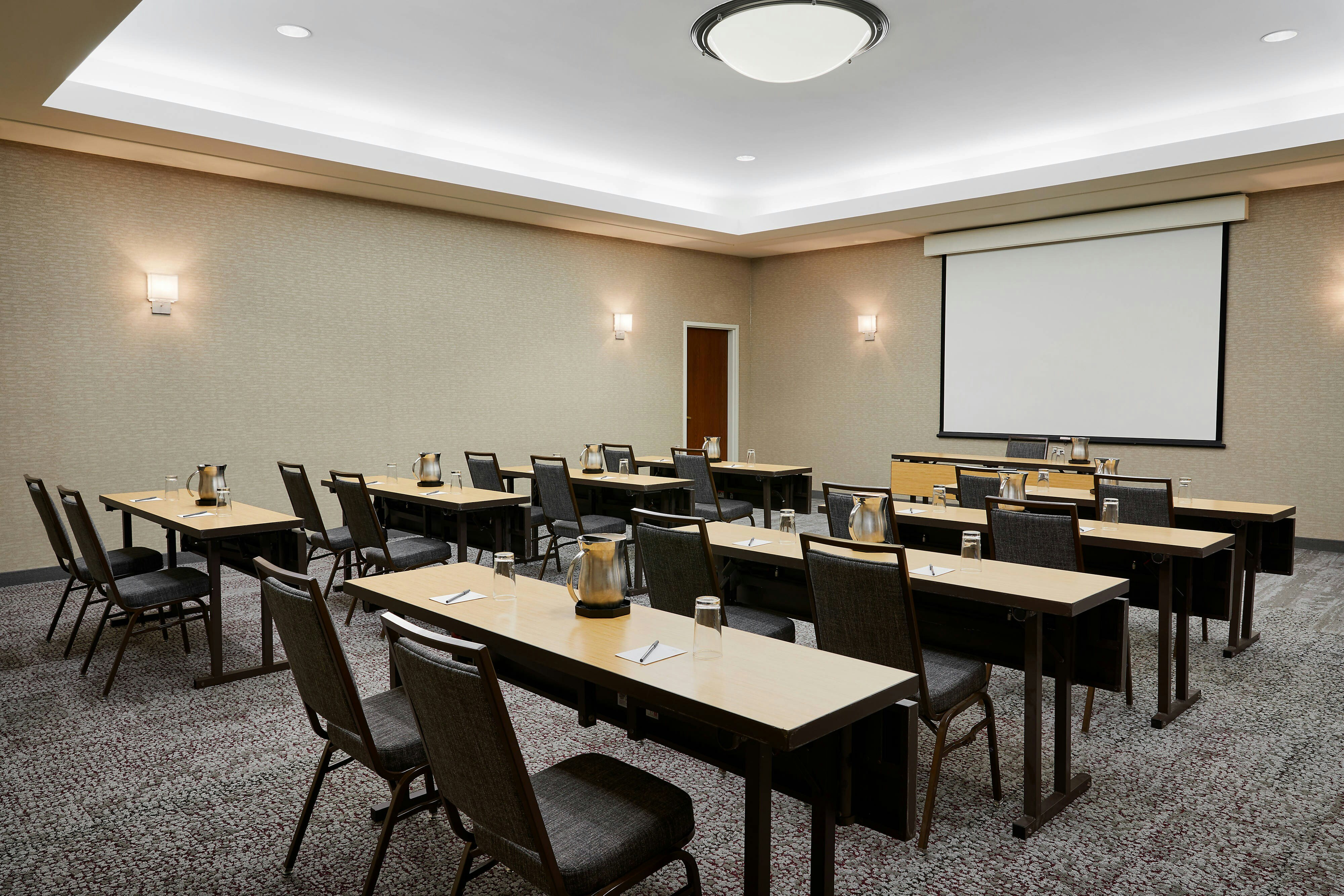 Courtyard By Marriott Milwaukee Downtown 12/15