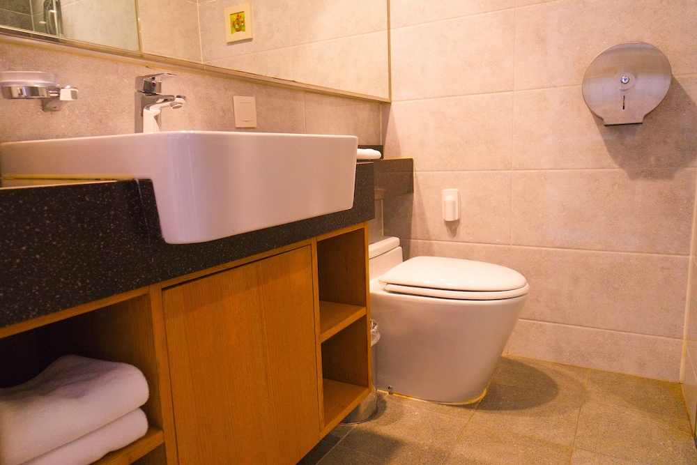 Jongno Lumia Tourist Hotel 69/69