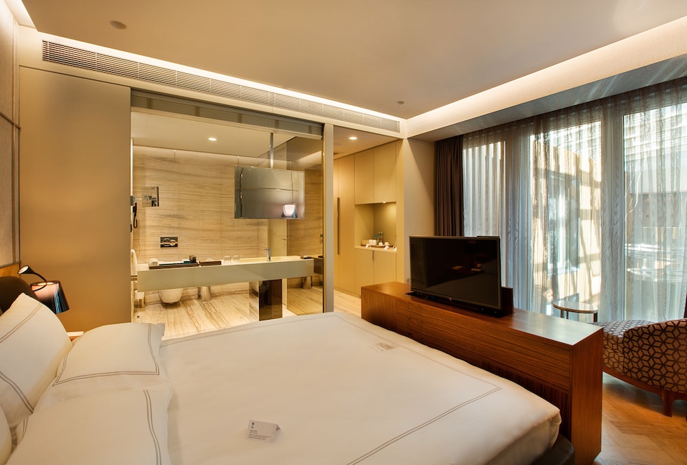 1 BEDROOM, SENIOR, SUITE